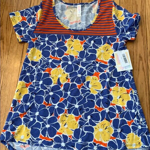 ⭐️ 2 for $10 ⭐️ NWT! Lularoe Classic T- XS